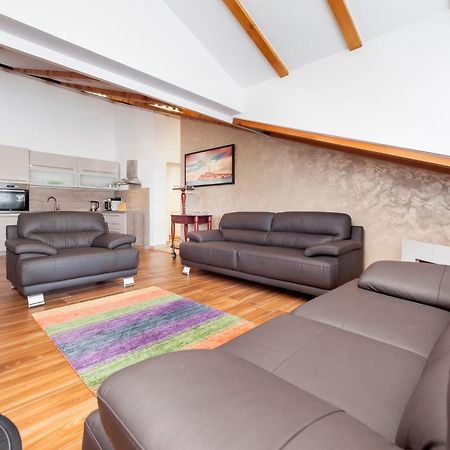 Apartment The Loft Ровінь Екстер'єр фото