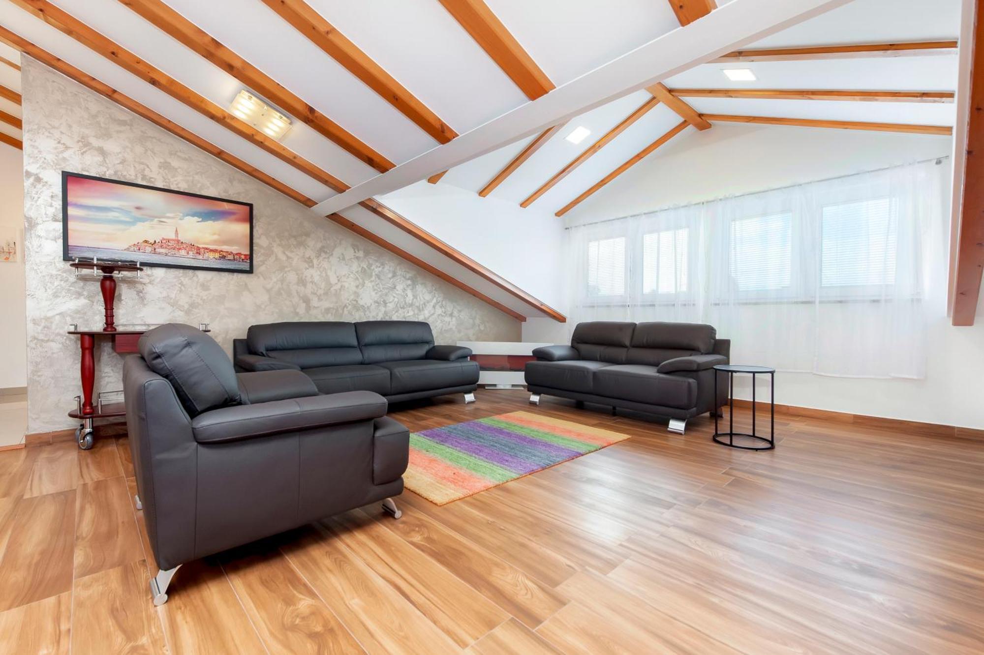 Apartment The Loft Ровінь Екстер'єр фото