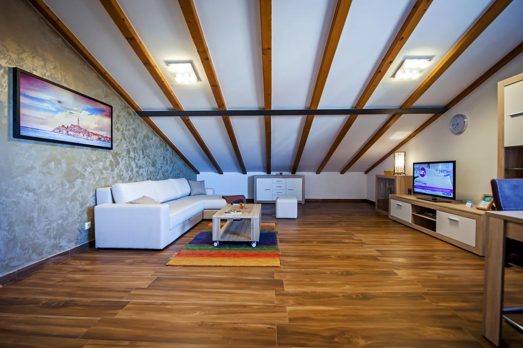 Apartment The Loft Ровінь Екстер'єр фото