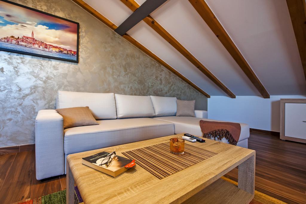 Apartment The Loft Ровінь Екстер'єр фото