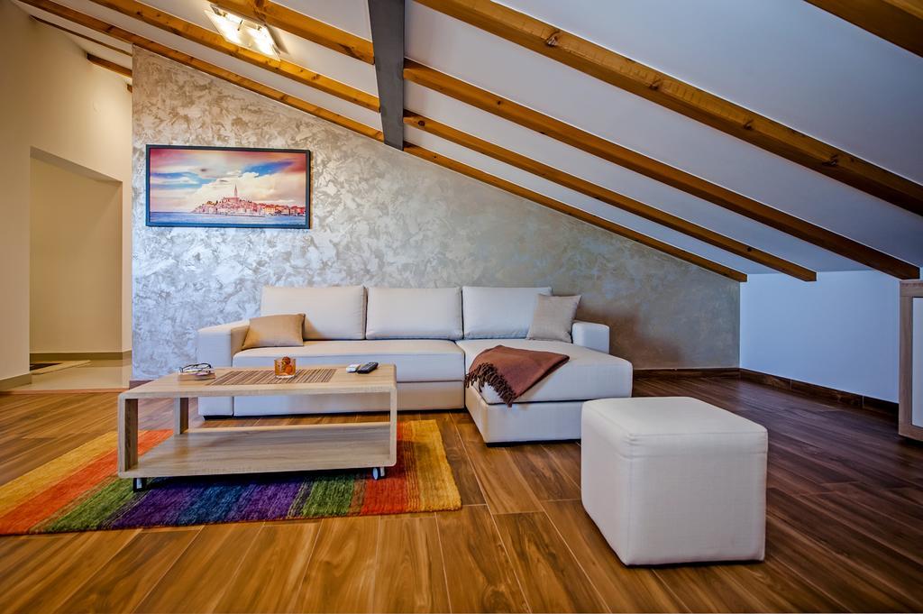 Apartment The Loft Ровінь Екстер'єр фото