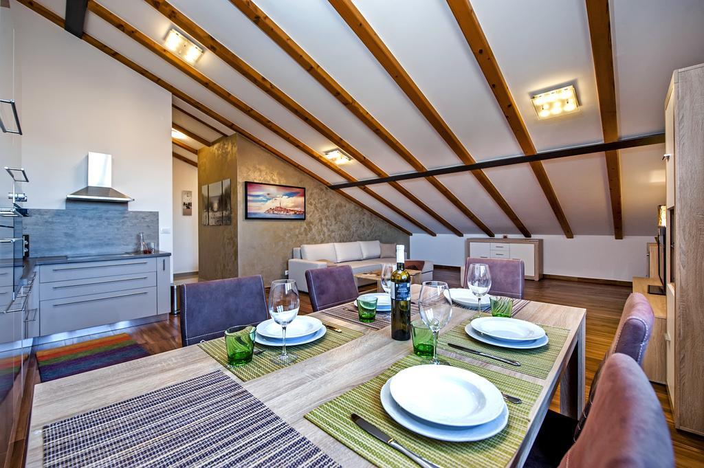 Apartment The Loft Ровінь Екстер'єр фото