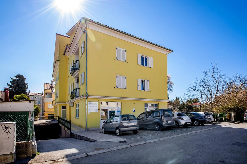 Apartment The Loft Ровінь Екстер'єр фото