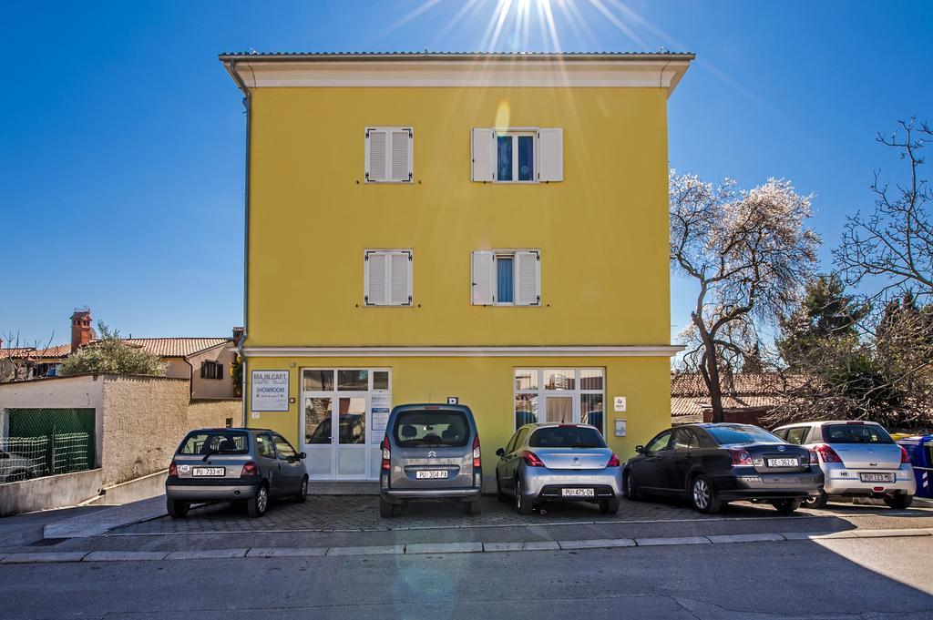 Apartment The Loft Ровінь Екстер'єр фото
