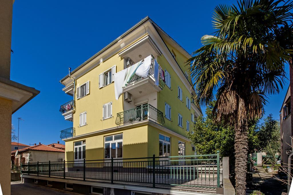 Apartment The Loft Ровінь Екстер'єр фото